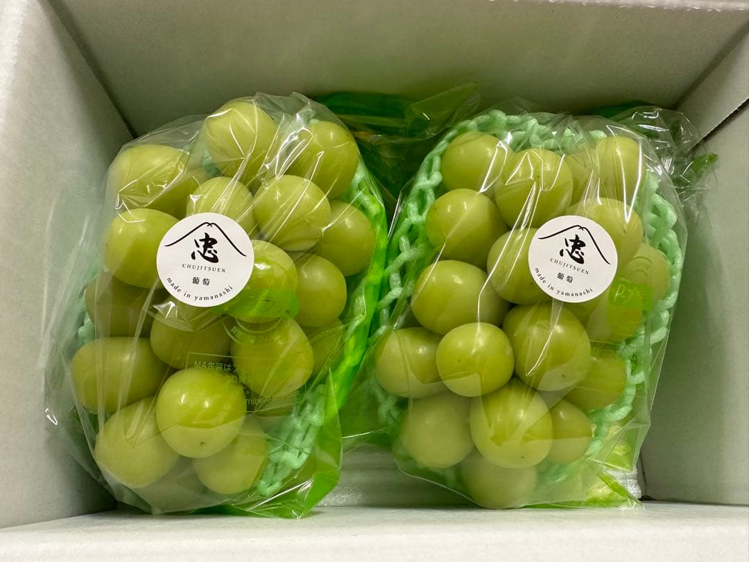 優秀品シャインマスカット　4房　贈答　山梨　ぶどう