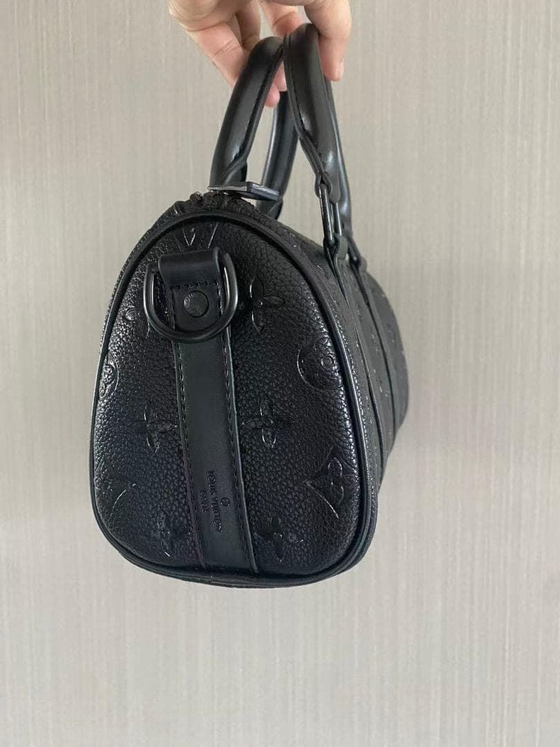 Louis Vuitton ブラック レザーハンドバッグ