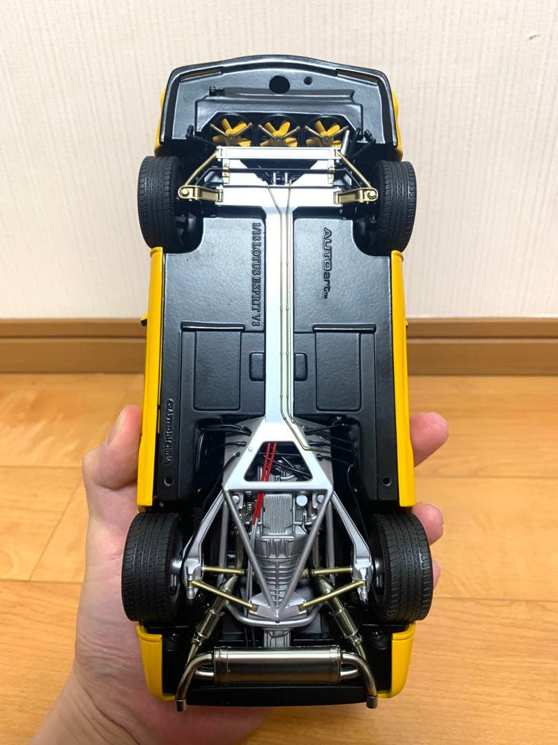 AUTOart Lotus Esprit V8 1:18 イエロー