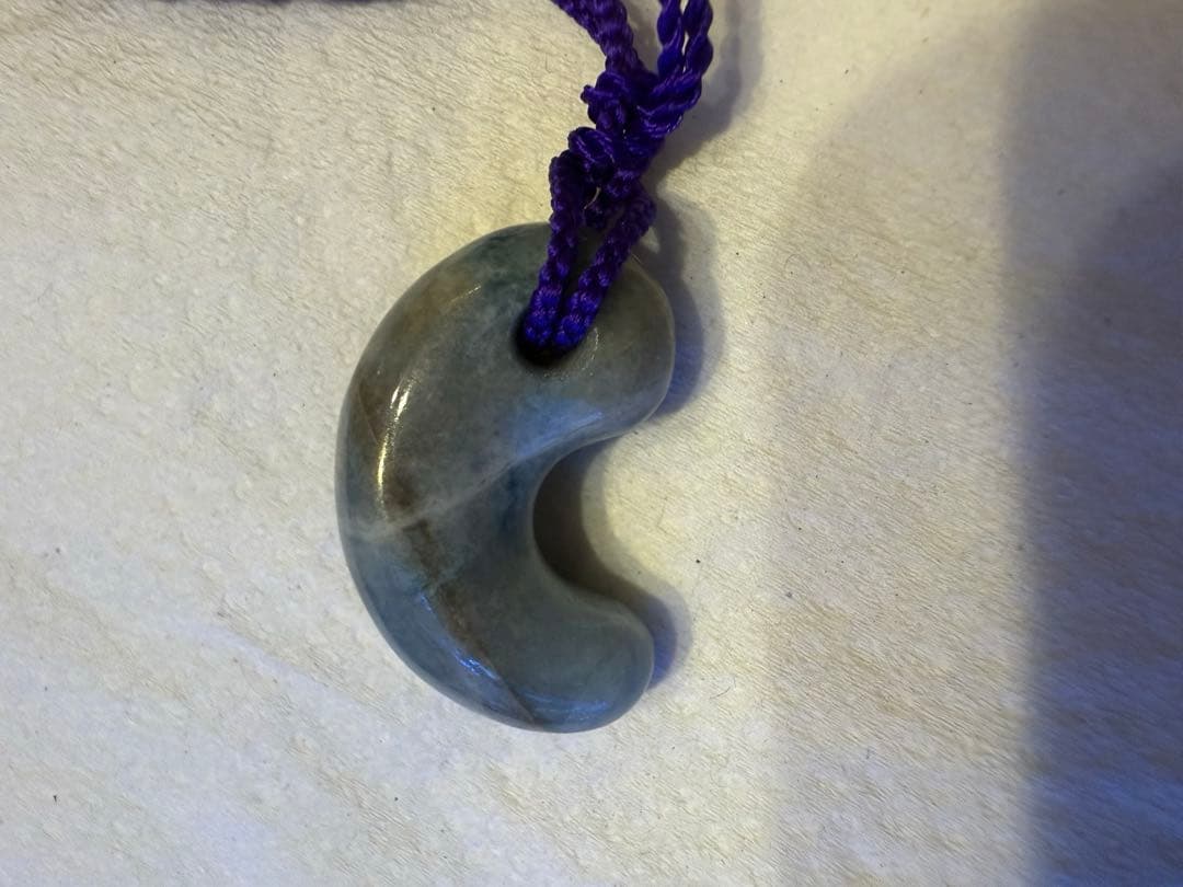 糸魚川翡翠‼️コン沢翡翠‼️青翡翠‼️勾玉‼️送料無料‼️