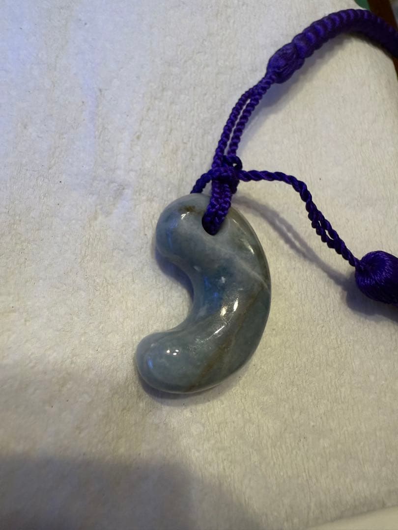 糸魚川翡翠‼️コン沢翡翠‼️青翡翠‼️勾玉‼️送料無料‼️