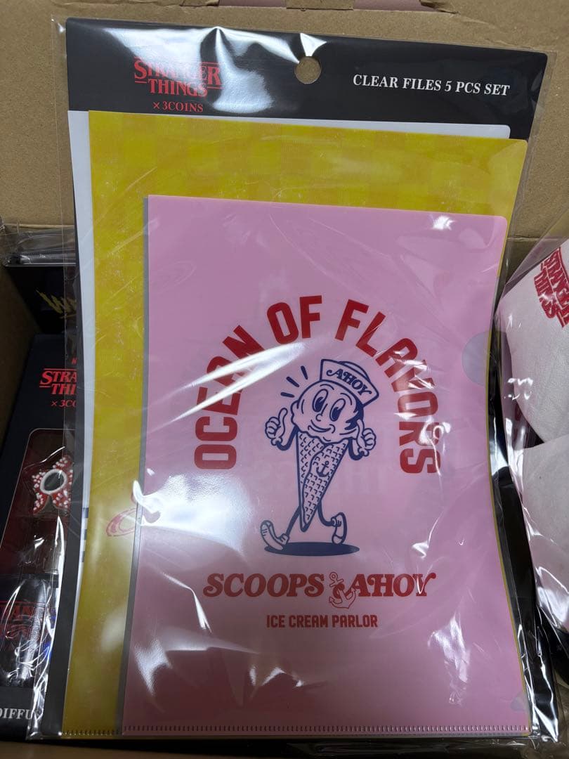❣️完売品まとめ売り❣️Stranger Things x 3coinsコラボ