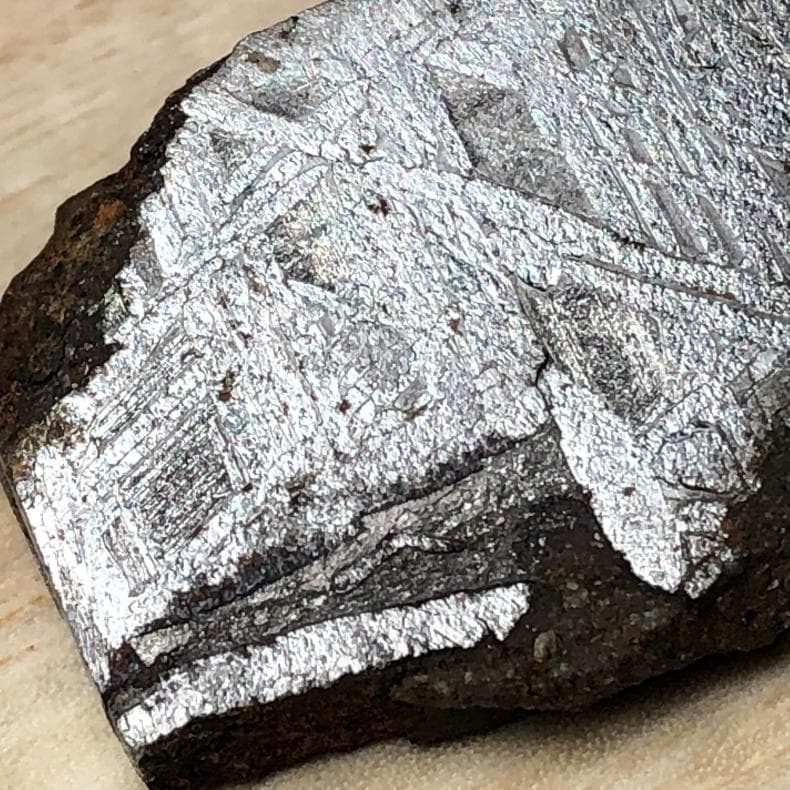 ｎ*＊様 隕石 アルタイ隕石　原皮付き　石鉄隕石　パラサイト隕石　２点　重さ52