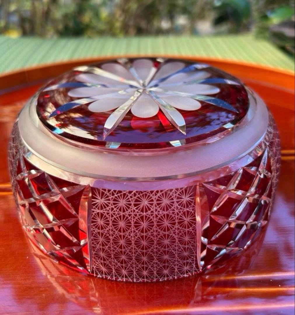 華硝　江戸切子　鉢　中鉢　飾り皿　糸菊つなぎ紋様　赤色カットガラスボウル