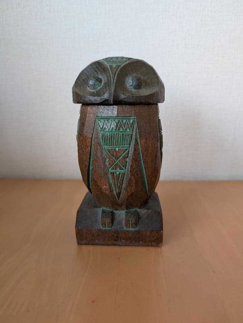 砂澤ビッキデザイン　フクロウ型木製煙草入れ