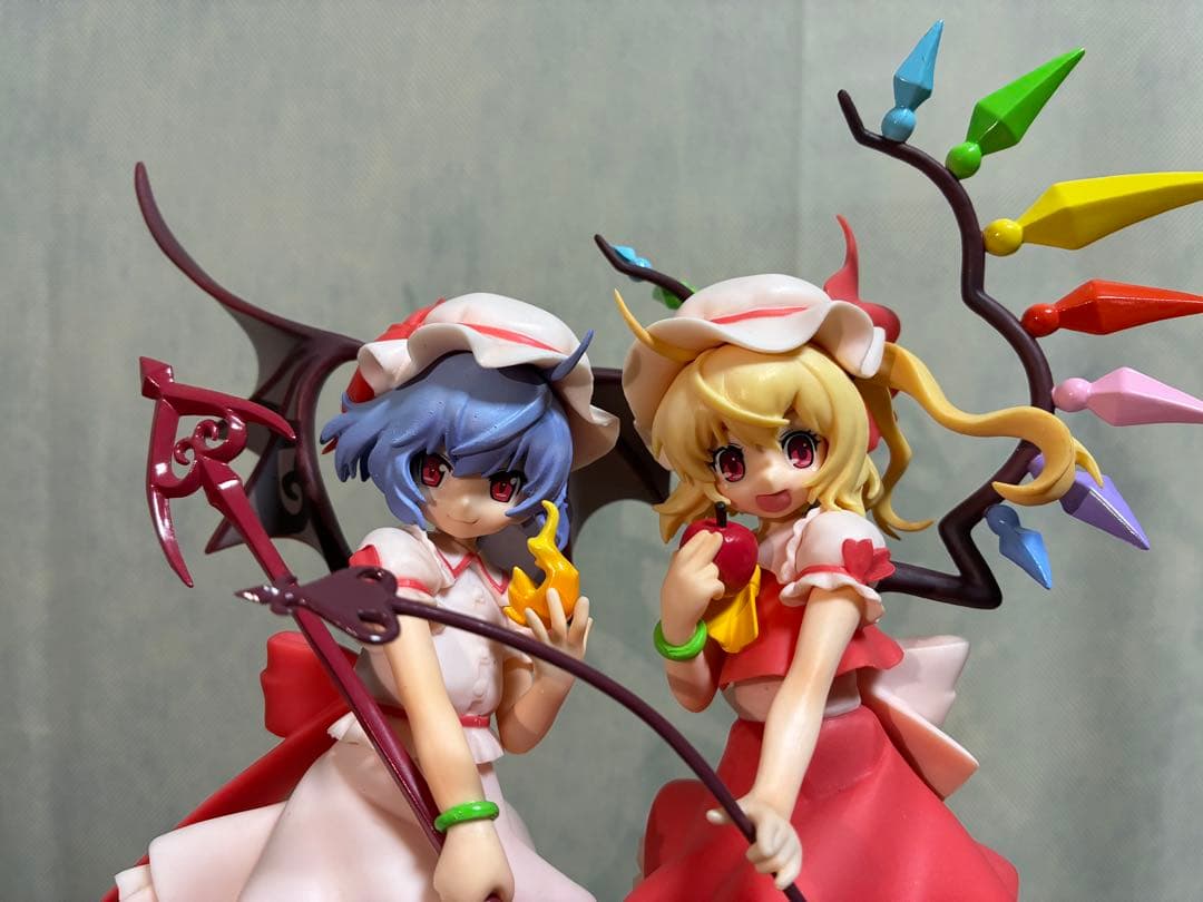 フランドール、レミリア 東方シリーズプライズ　プレミアムフィギュア