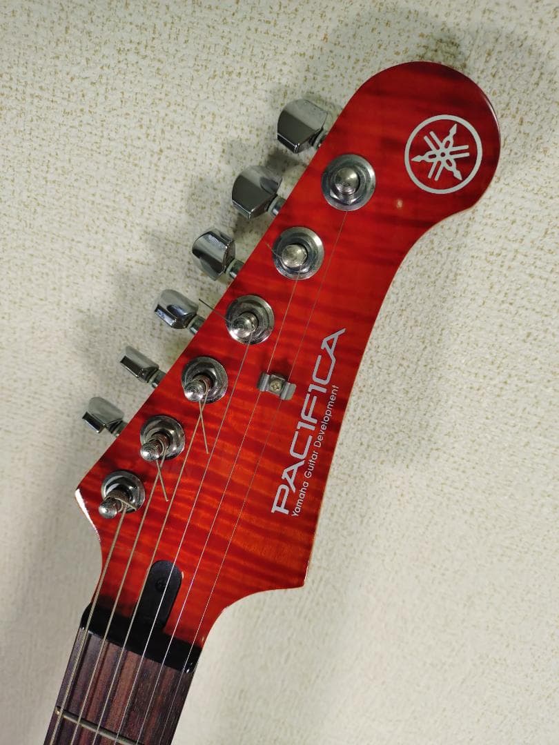Yamaha PACIFICA 212 ヤマハ パシフィカ エレキギター