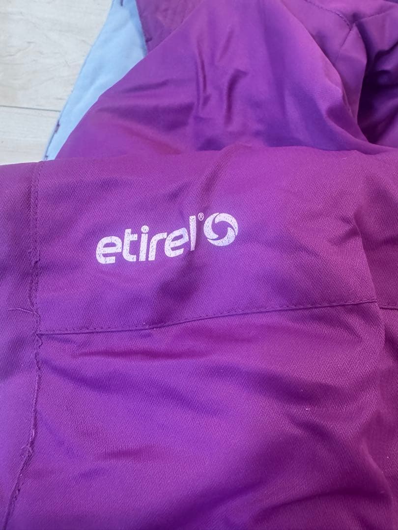 etirel 美品スキーウェア　スノボウェア 上下セットアップ152