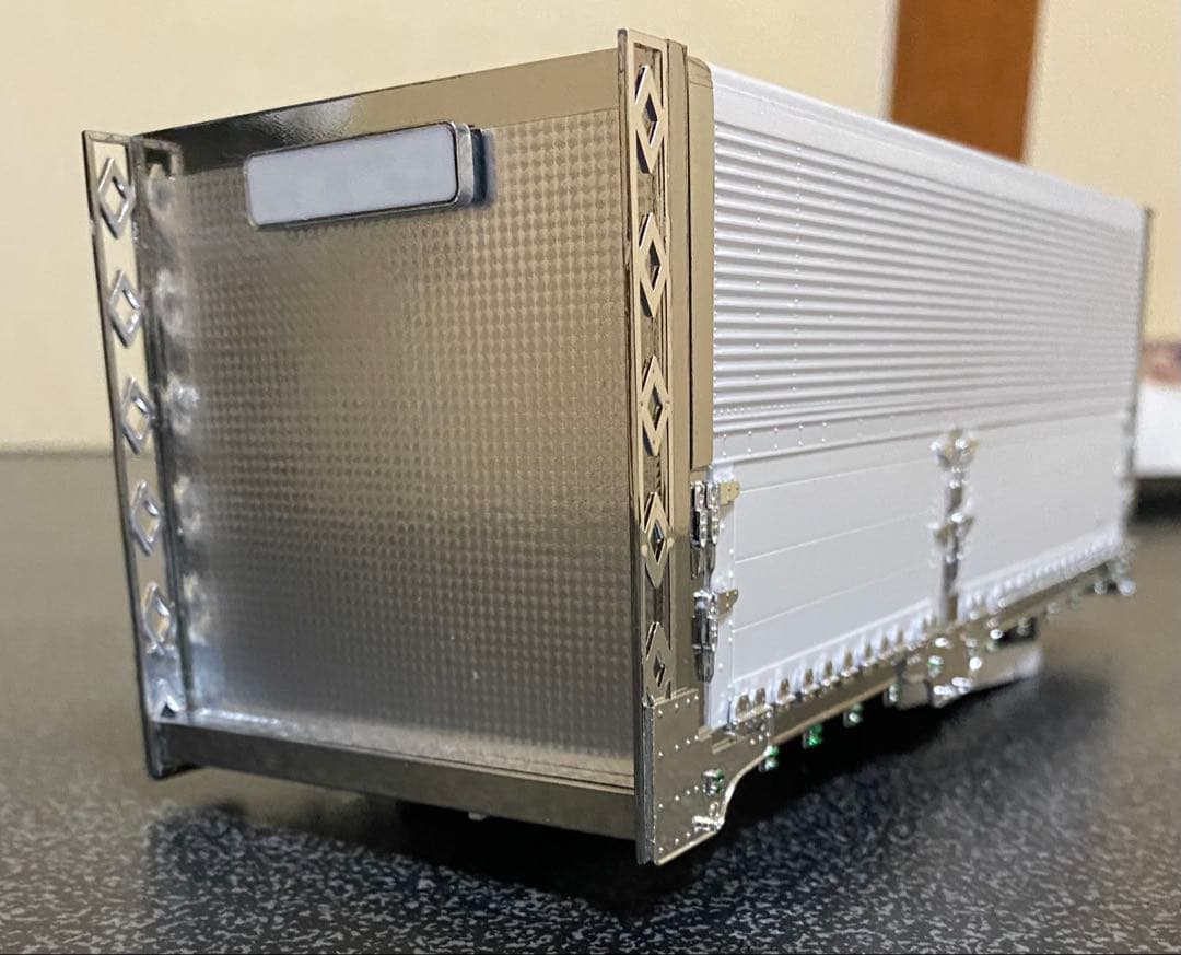 デコトラプラモデル。4t用フレーム幅アオシマ製造りボディ