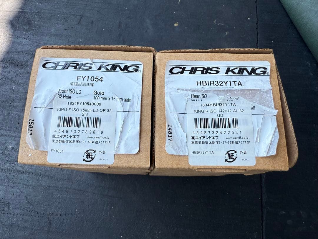 CHRIS KING ゴールドハブセット 100×142ミリ