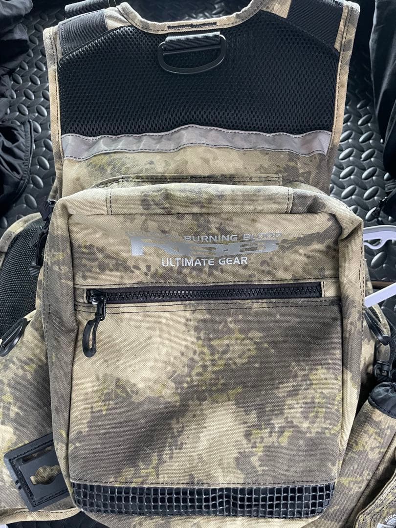 美品　RBB リバレイ フローティングベスト 新品ポーチ付き