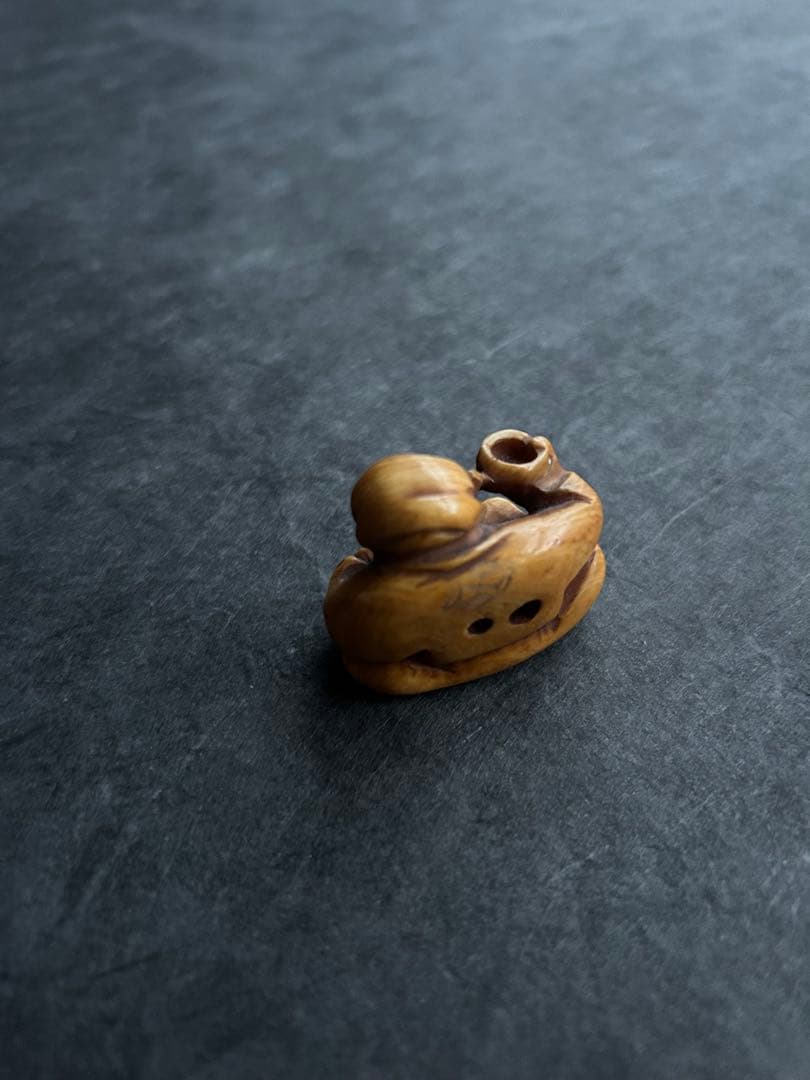 江戸極上　時代根付　牙刻　江戸期　在銘　東洋彫刻