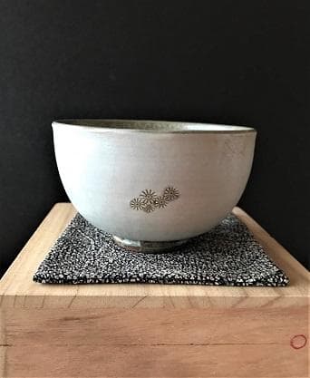 3053 高麗青磁 海晴窯 鄭正黙作 粉青菊花紋 茶碗 茶具 茶道