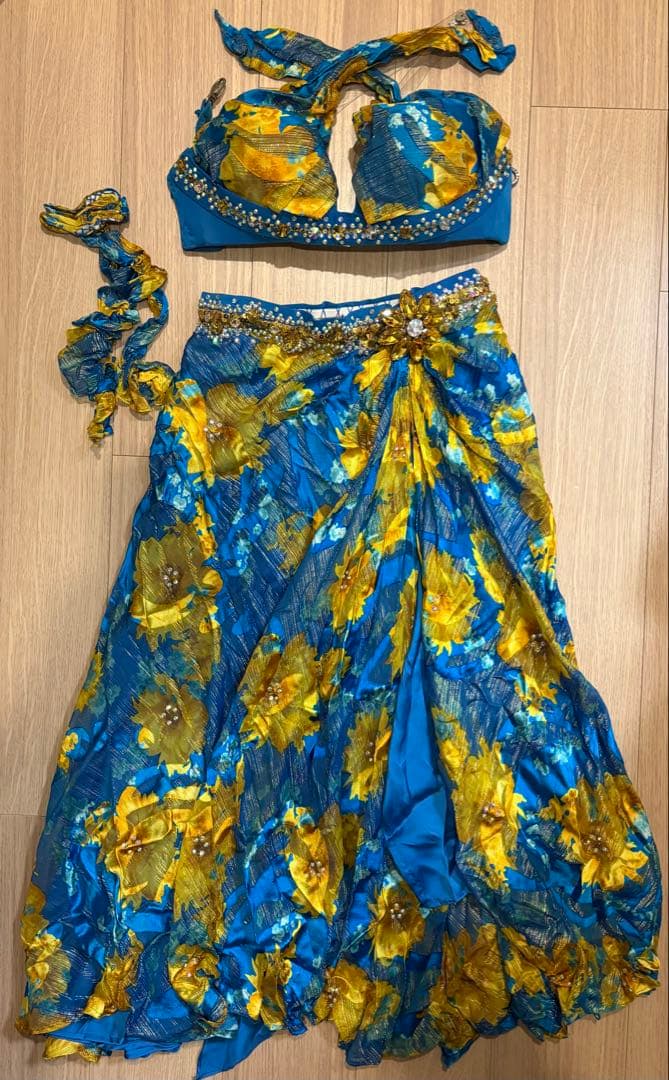 ベリーダンス衣装　マンドゥーハ サラマ　ブルー地イエロー花柄