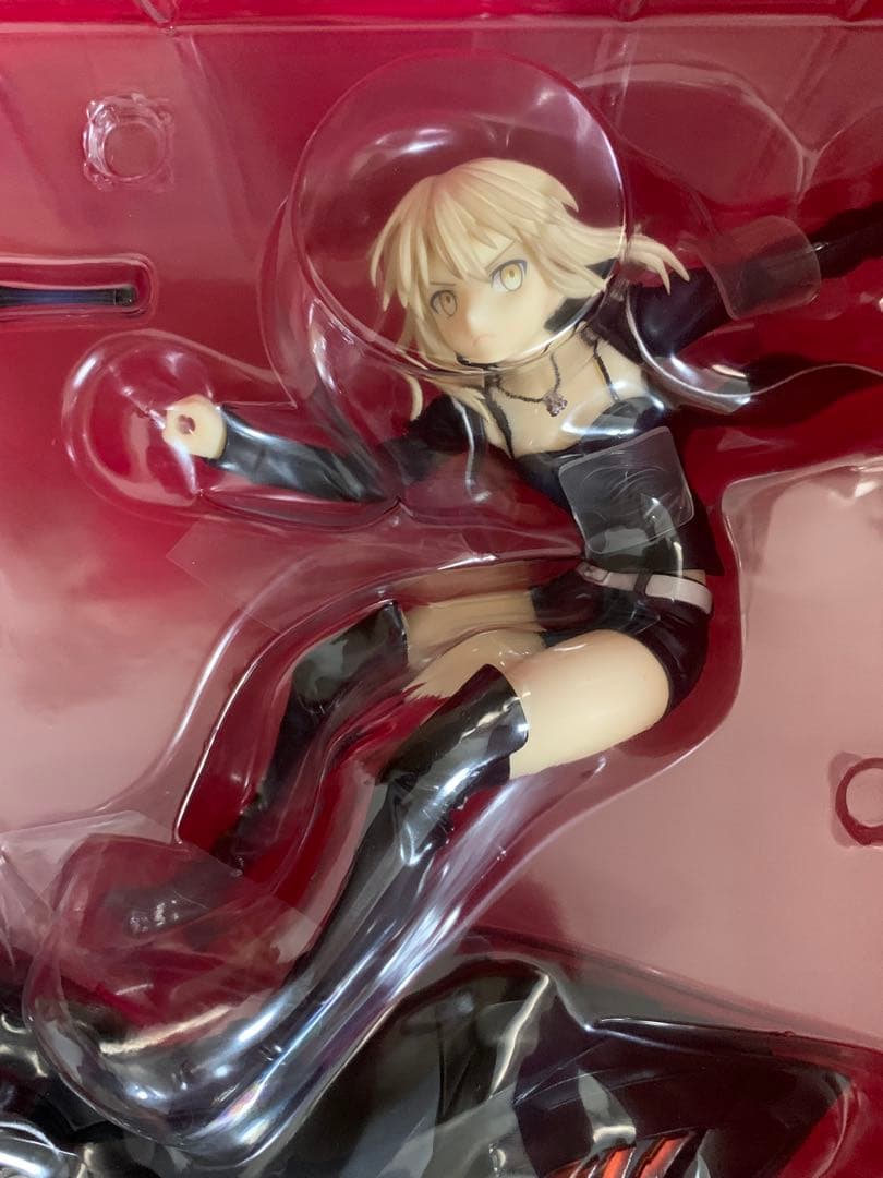 【開封済】セイバー/アルトリア・ペンドラゴン〔オルタ〕＆キュイラッシェ・ノワール