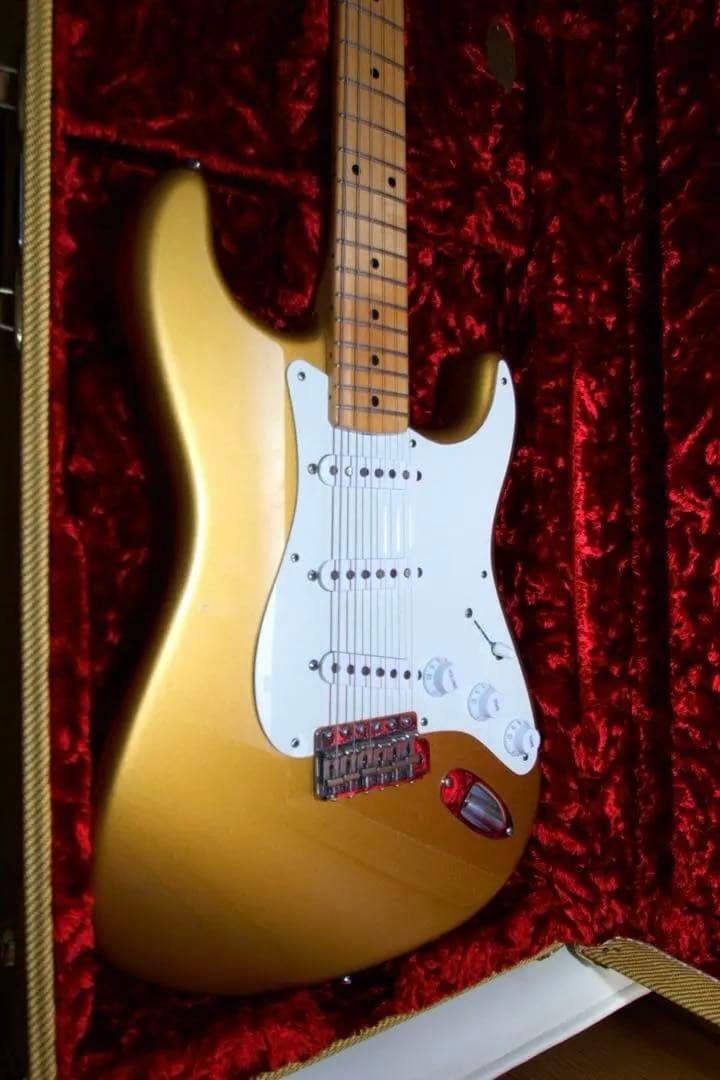 【極美品】 希少なFender USA ストラトキャスター ゴールド 2017年