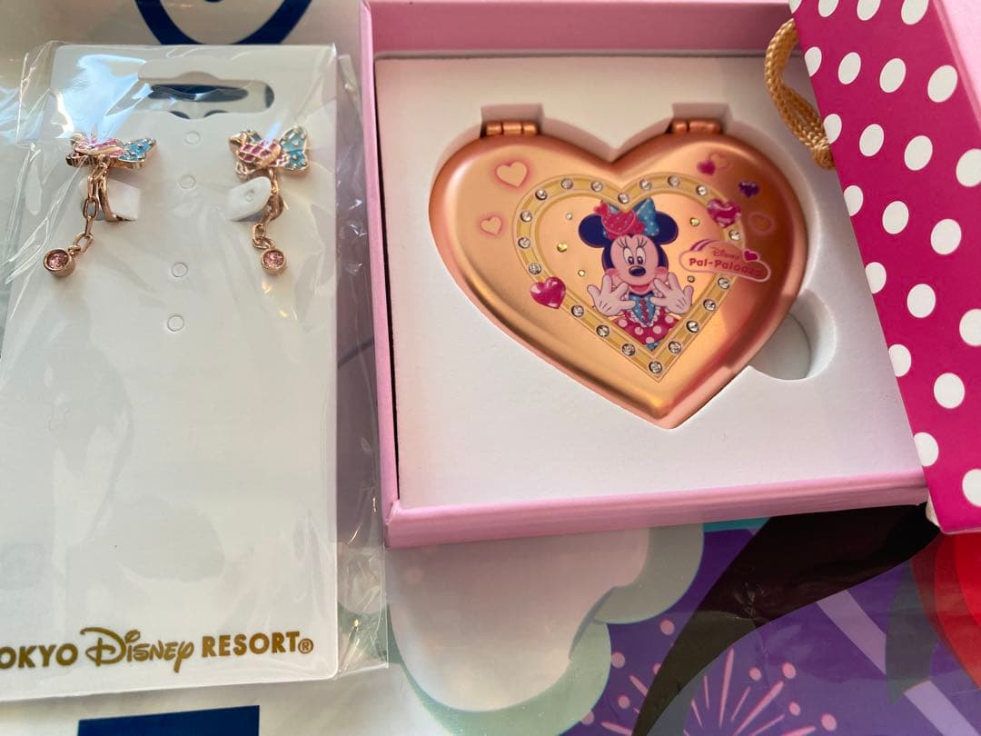 イヤリング　コンパクトミラー　ミニーファンダーランド　 ディズニー パルパルーザ
