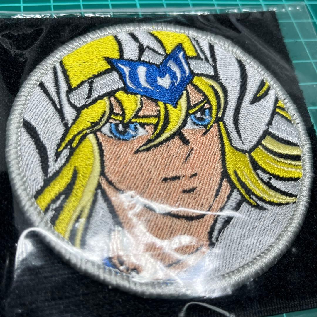聖闘士星矢 キグナス氷河 刺繍ベルクロパッチ 直径約10cm