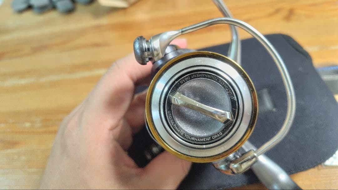 12EXIST 2508PE-H / リールカバー　リールスタンド付