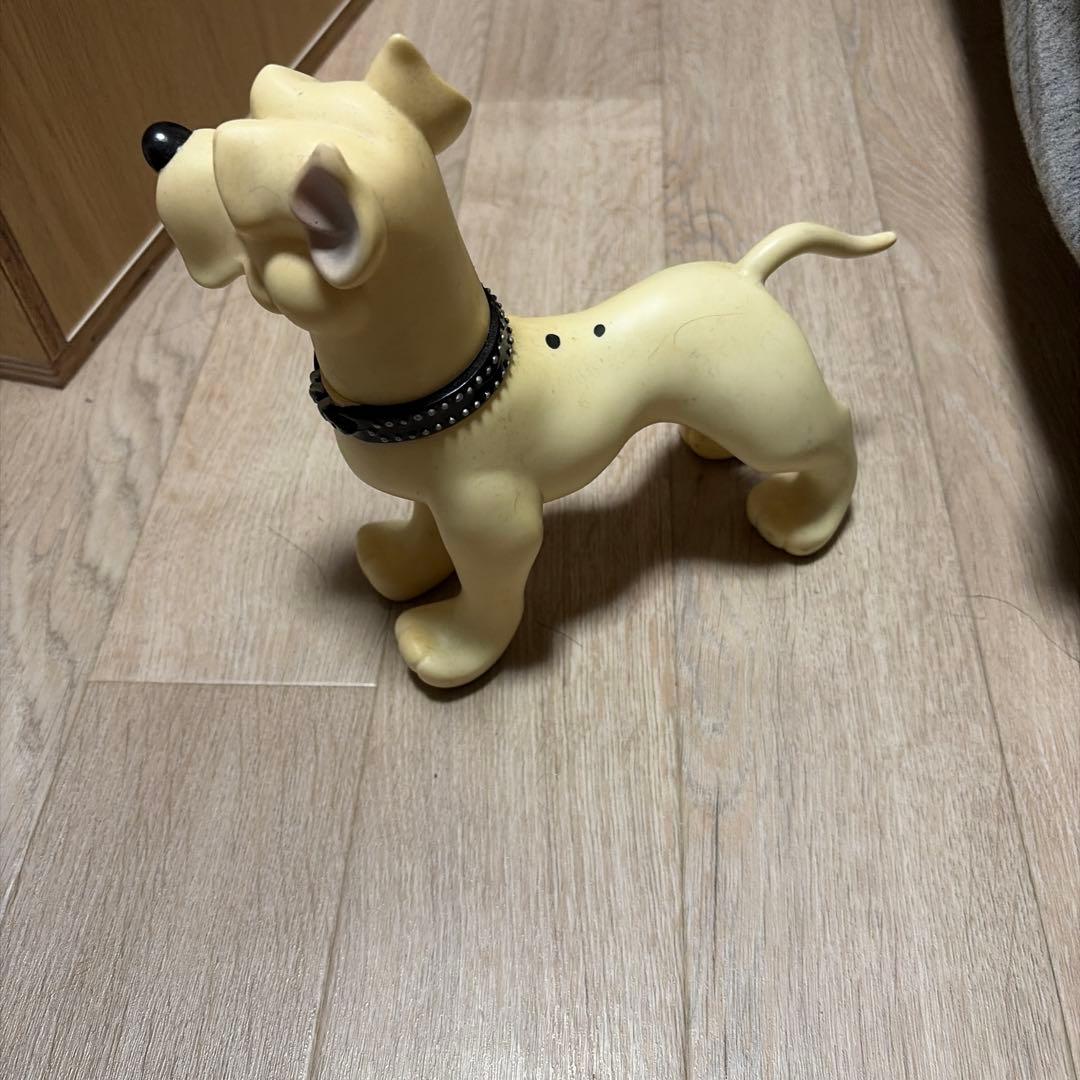 ネイバーフッド　ライトグレー犬