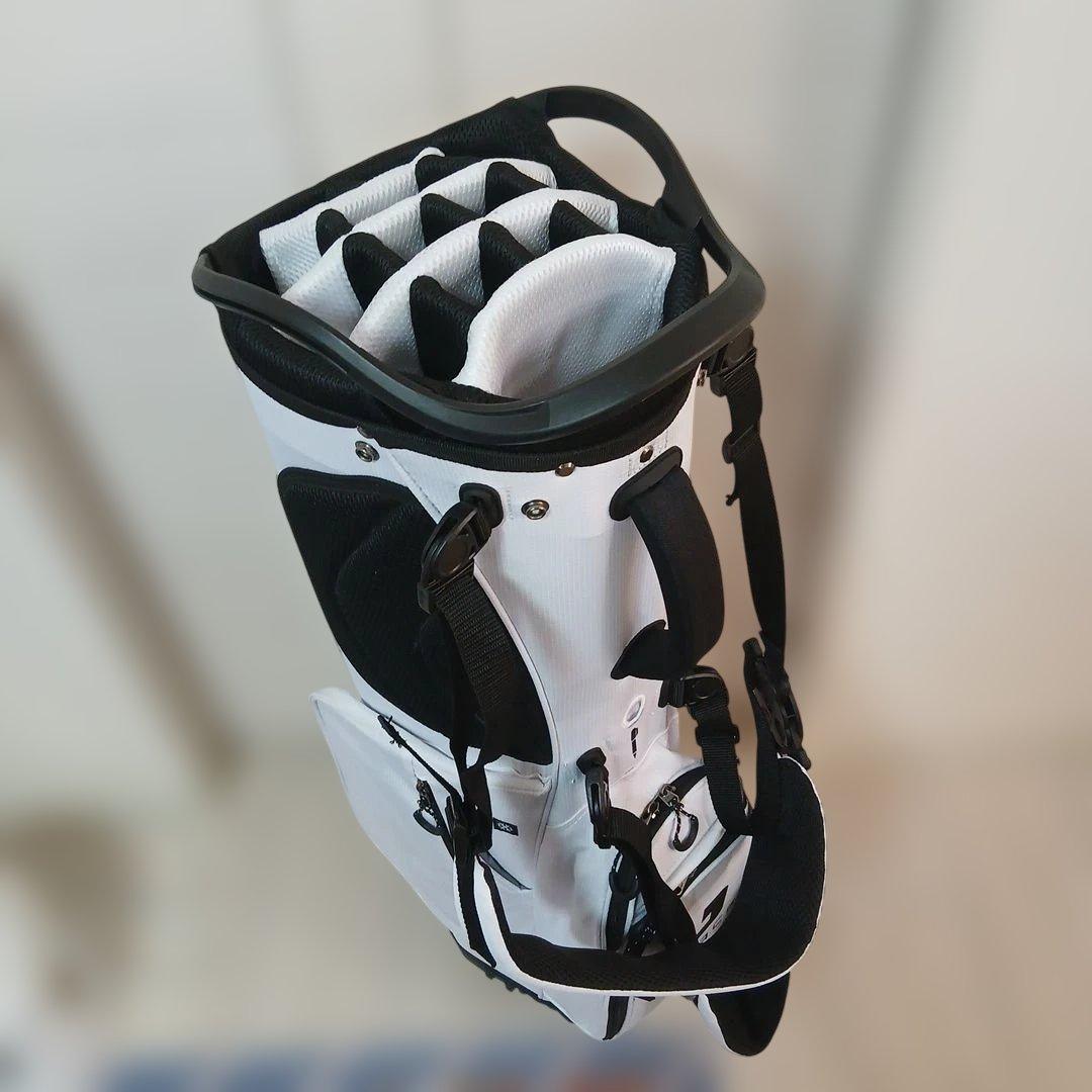 LOVACEスタンドキャディーバッグ新品（12月23日以降発送になります）