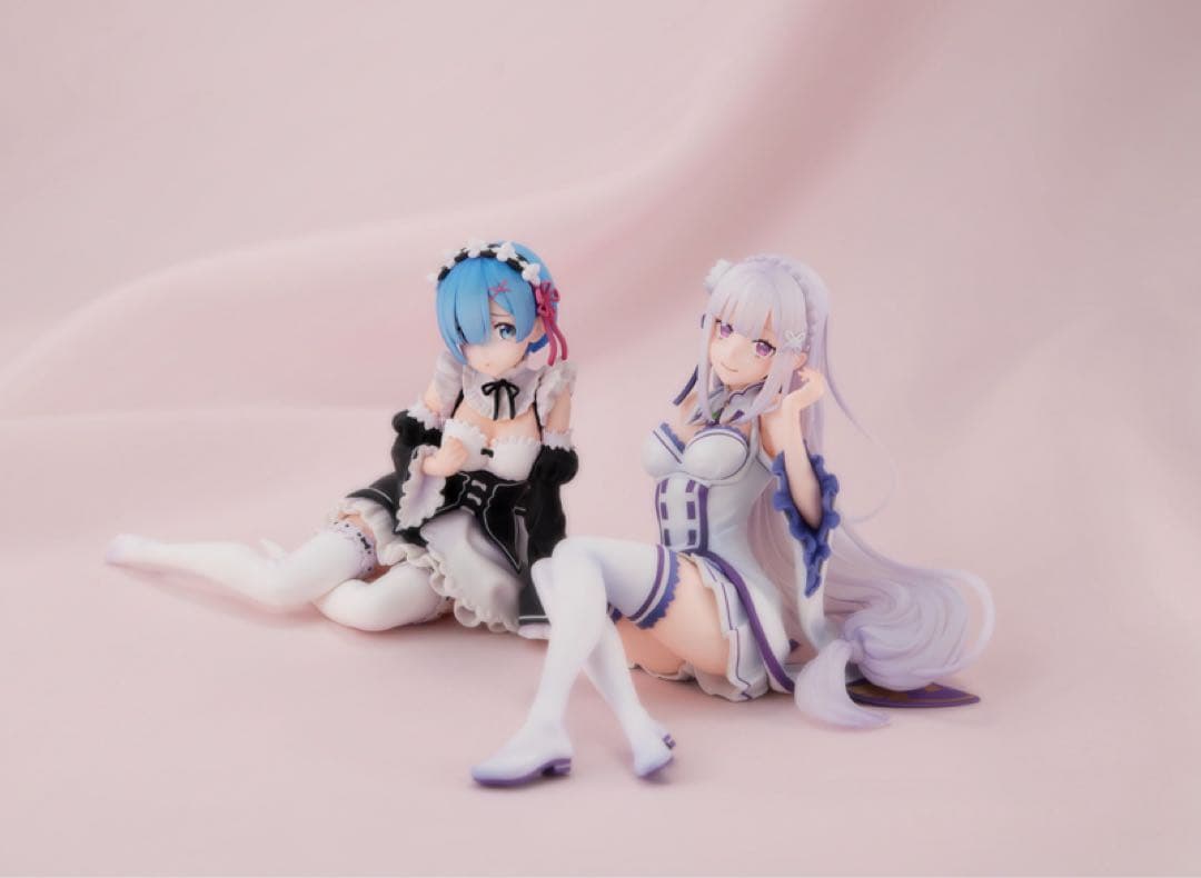 Re:ゼロ てのひらレム エミリア フィギュア 2体セット