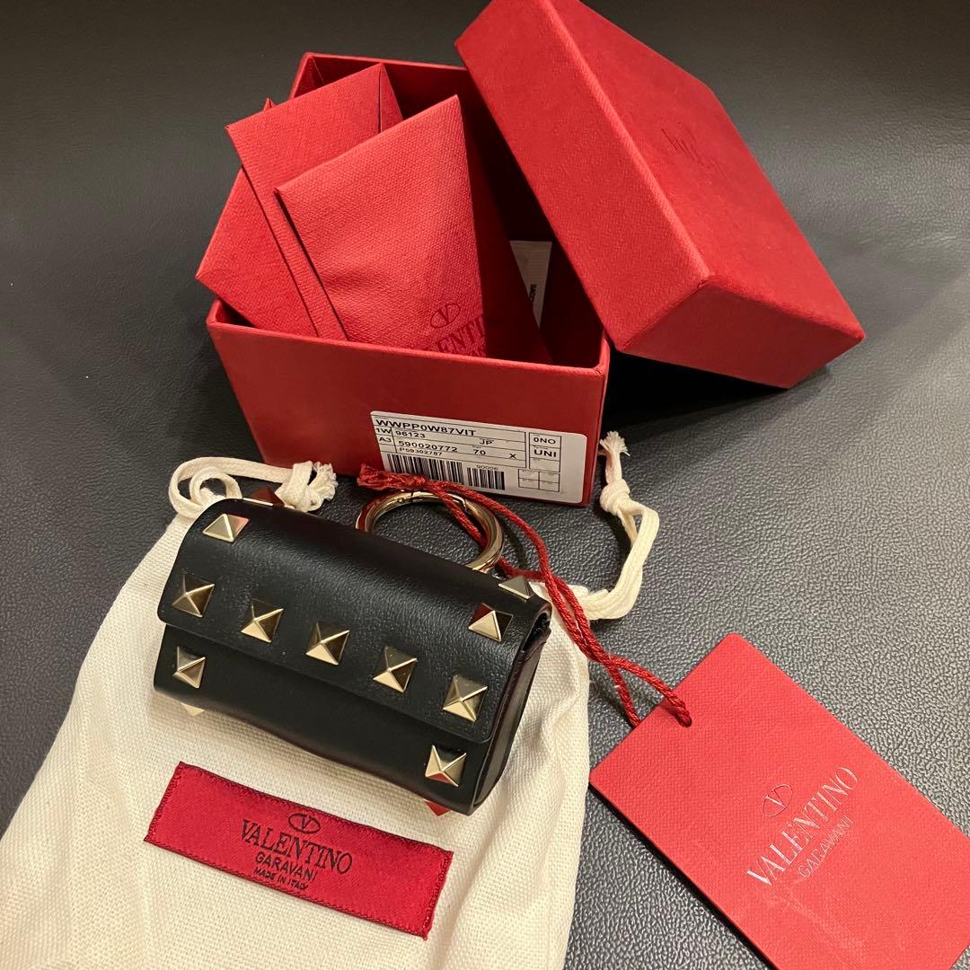 VALENTINO ヴァレンティノ 新品タグ付き ロックスタッズ　マナーポーチ