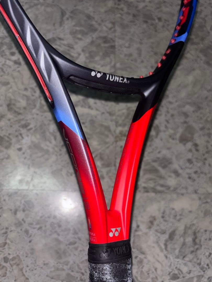 ヨネックス　ブイコア100 グリップ２