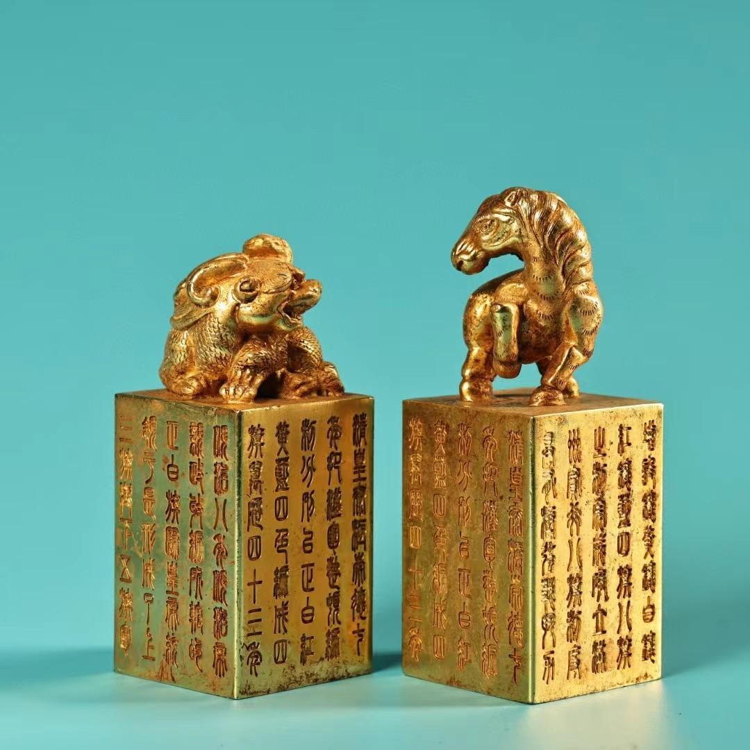 中国古美術・旧蔵鎏金の獣印鑑セット・純銅製・高浮彫・置物・書道具・文房具・風水