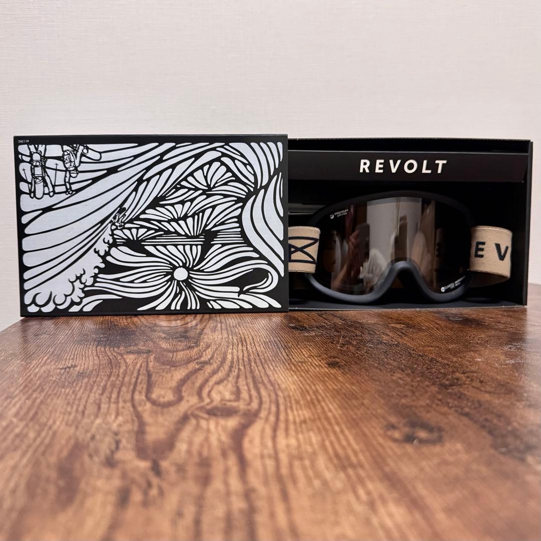 【REVOLT】スノボゴーグル 調光レンズ [定価29,700円]