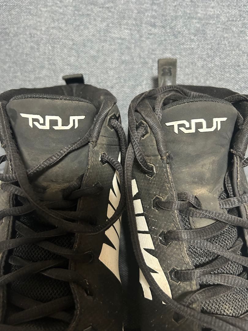 ナイキ⭐︎NIKE⭐︎トラウト⭐︎白黒⭐︎25cm⭐︎9本歯⭐︎金具⭐︎3/4⭐︎ミッド⭐︎中古