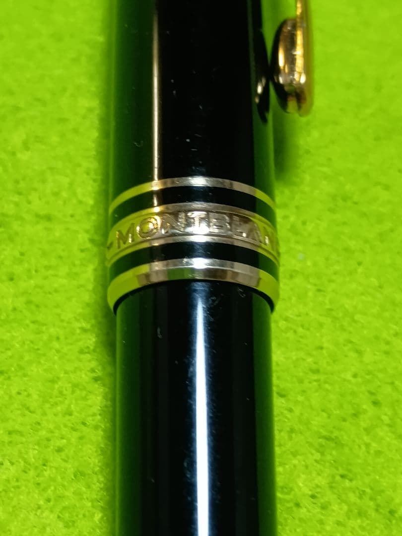 モンブラン　ボールペン　マイスターシュテュック　クラシック　ゴールド　レフィル付