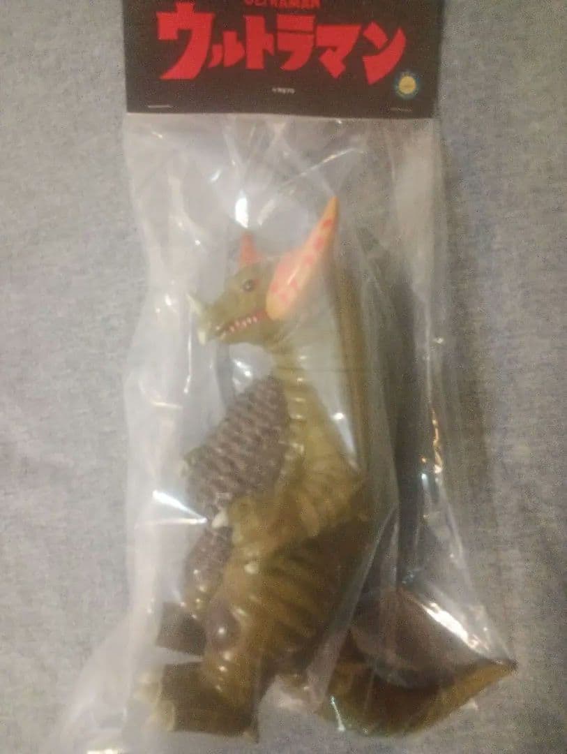 安楽安作　ゴモラ　ウルトラマン　MEDICOM TOY