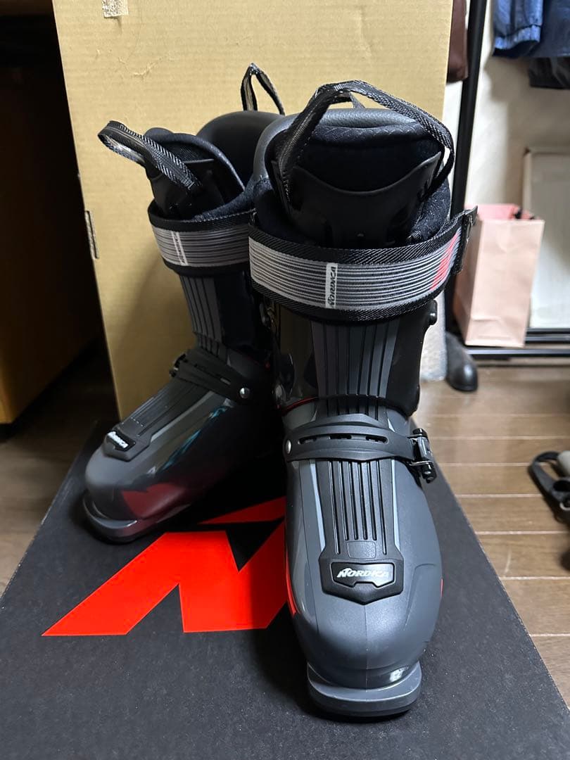 ノルディカHF120リアエントリースキーブーツ