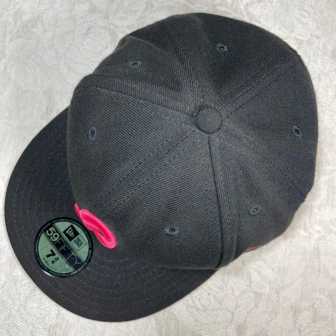 横浜ベイスターズ NEW ERA キャップ 旧ロゴ β ベータ 黒ｘ桃