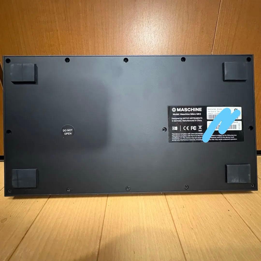 セールNative Instruments Maschine Mikro MK3