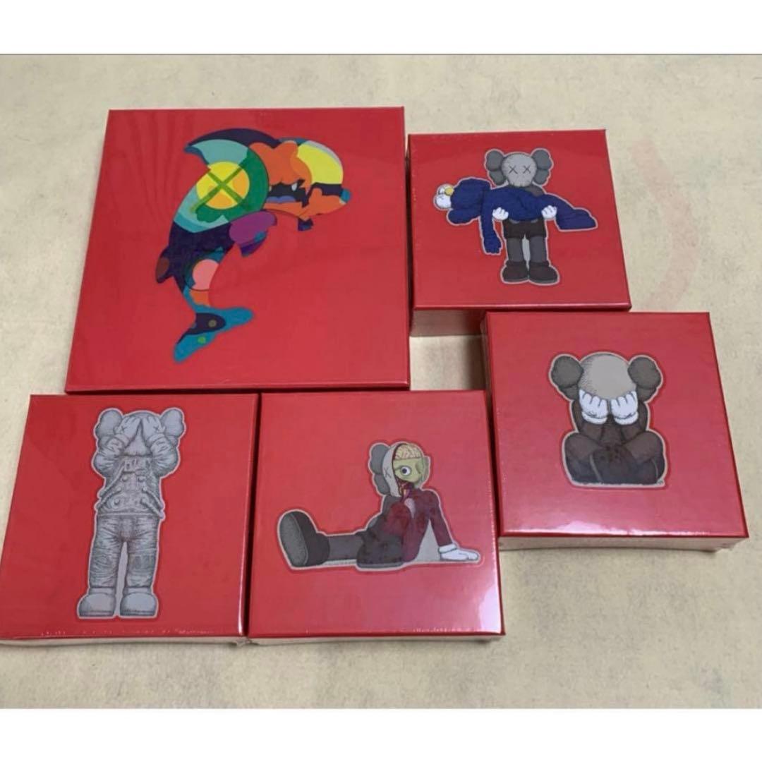 KAWS TOKYO FIRST パズル　新品　5種セット　カウズ