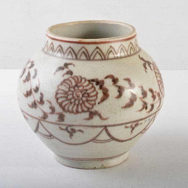 釉裏紅　花卉文壷