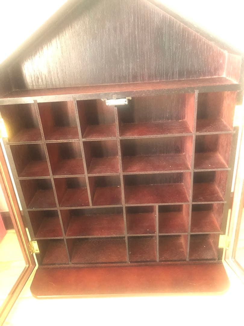 ミニチュアコレクション木製ケース付き、陶器セット　壁掛け、置き