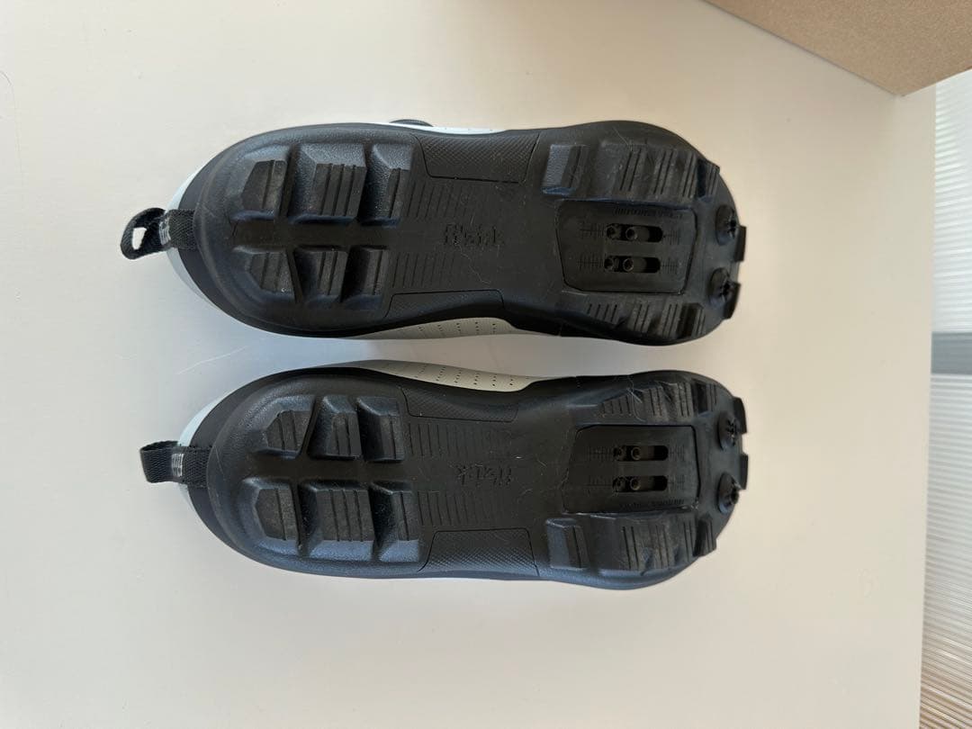 fi'zi:k フィジークATLAS TERRA 44 / 28cm SPD