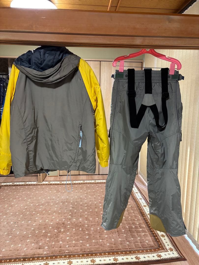デサントスキーウェア　　　　上下セット Ｍサイズ