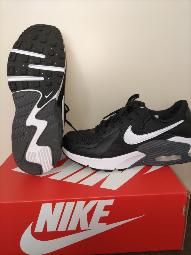 NIKE ウィメンズ エア マックスエクシー ブラック スニーカー 25cm