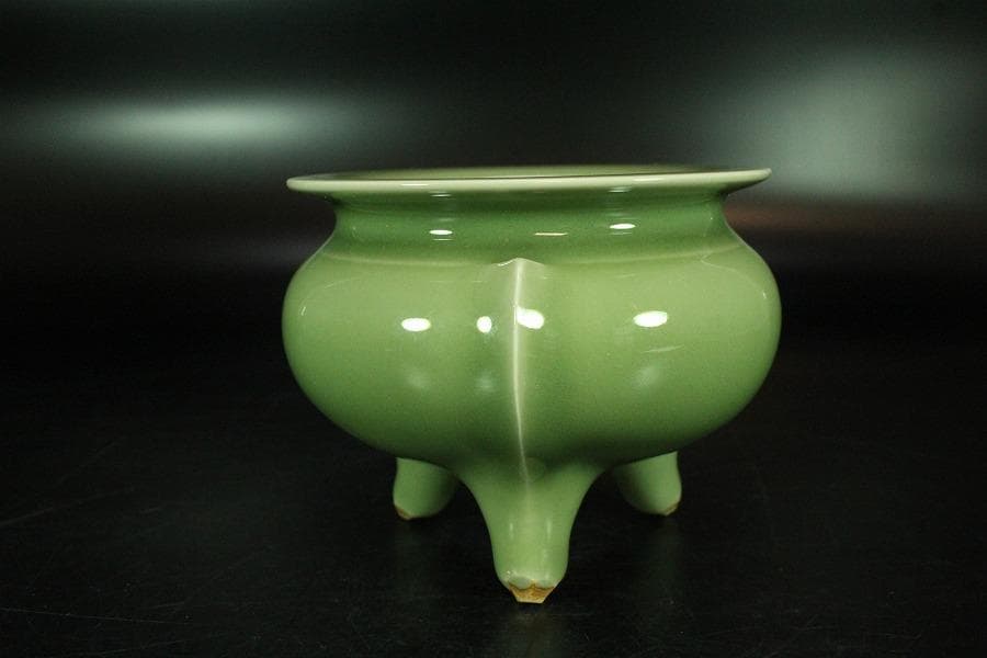 清水六兵衛作 青磁 唐木蓋 香炉 在銘 共箱(K-LC692)