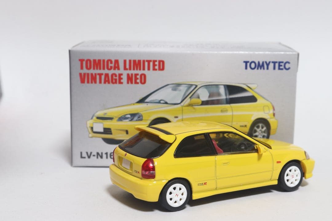 トミカリミテッドヴィンテージネオ　ホンダ　シビック　タイプR EK9 黄色