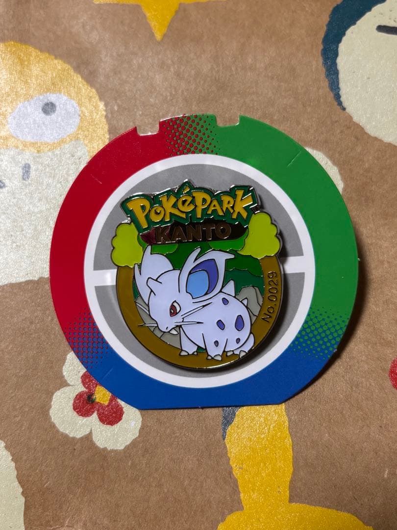 ポケパークカントー　ピンバッジ　8つ　まとめ売り　ニドラン　ギャラドス　ドガース