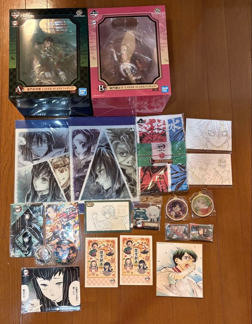 鬼滅の刃 まとめ売り フィギュア ポスター 缶バッジ