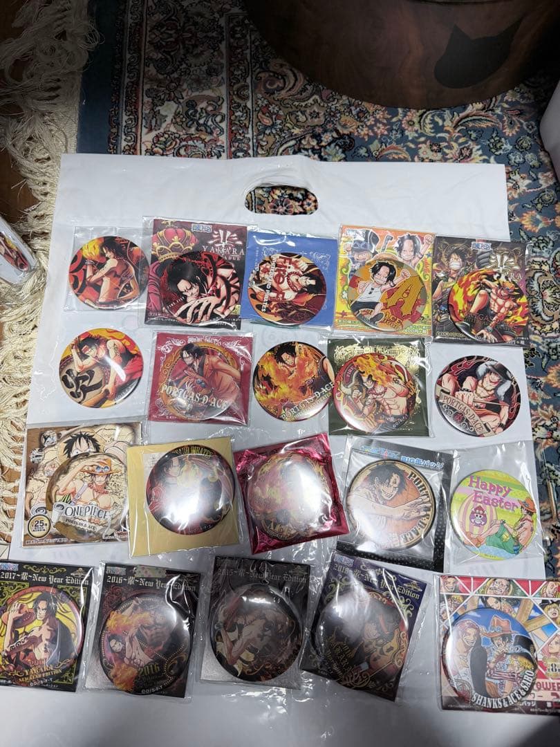 ONE PIECE エース　缶バッジ