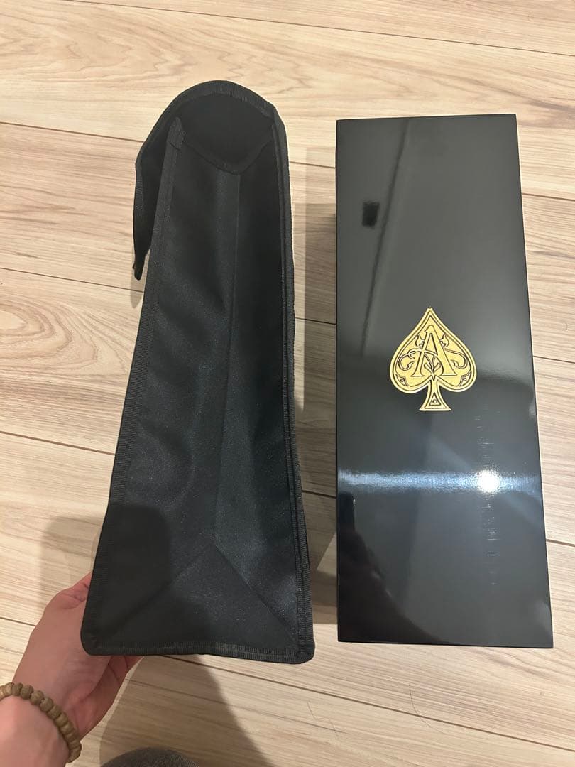 Armand de Brignac ゴールドシャンパン　箱有り　袋有り