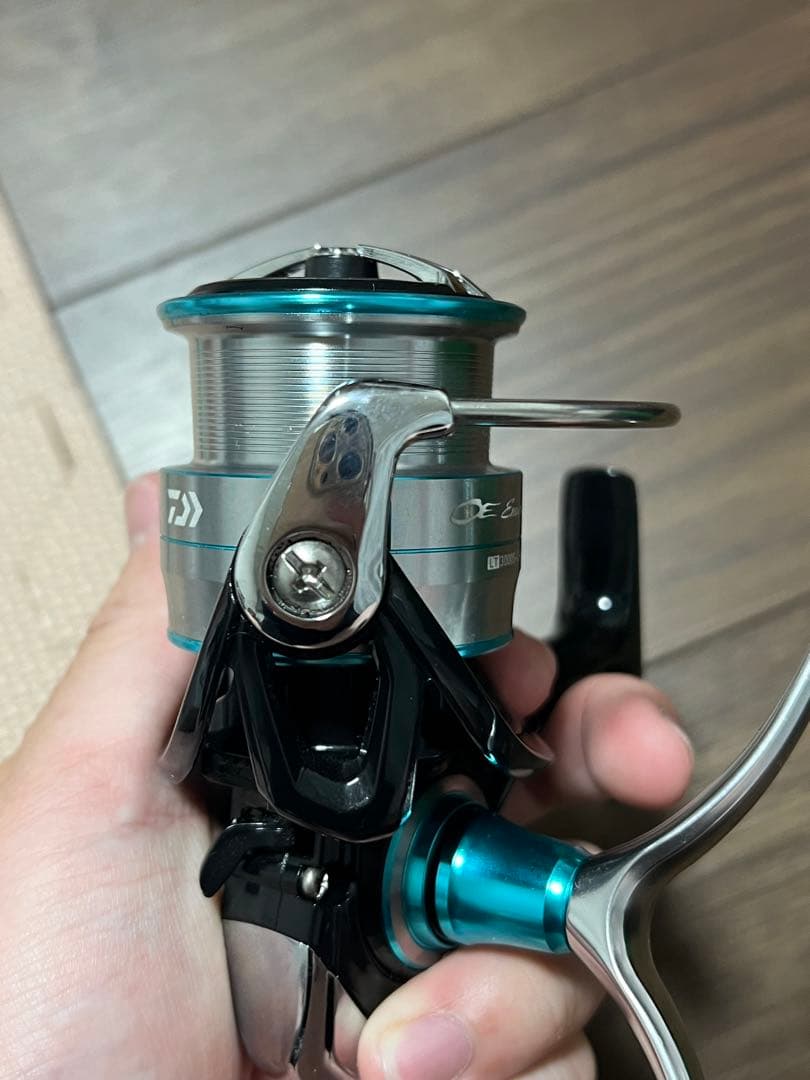 19エメラルダス LT3000S-CH-DH スピニングリール