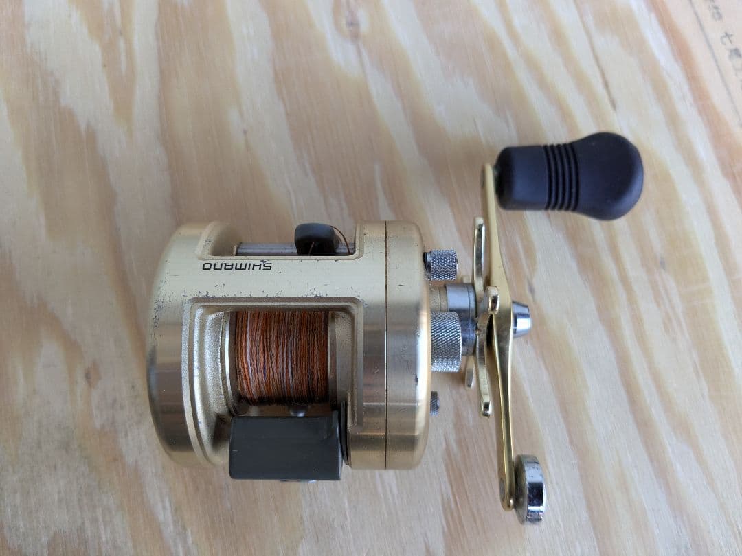 シマノ　カルカッタ小船400